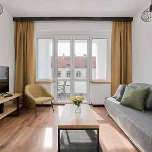 norwida-apartment-with-balcony-downtown-wroclaw-by-renters.hotelswroclaw.com/